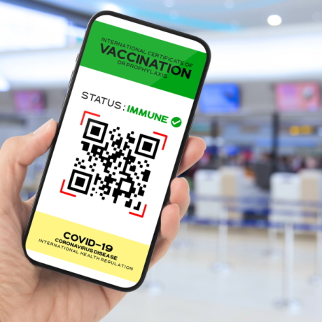 Сертификат о вакцинации против COVID-19 можно получить на английском языке