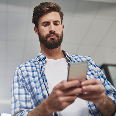 Минцифры России разъяснило запрет использования иностранных мессенджеров