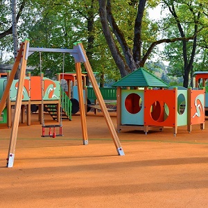 Компания ТрамплинСпорт предлагает услуги по продаже и монтажу резиновых и спортивных покрытий