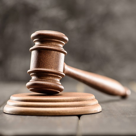 Работник незаконно уволен до момента увольнения по собственному желанию: на какой день суд может перенести дату увольнения?